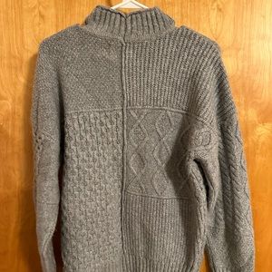American eagle women’s gray knitted sweater